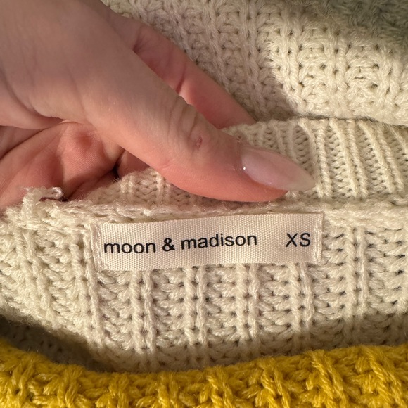 sweater - Picture 1 of 2